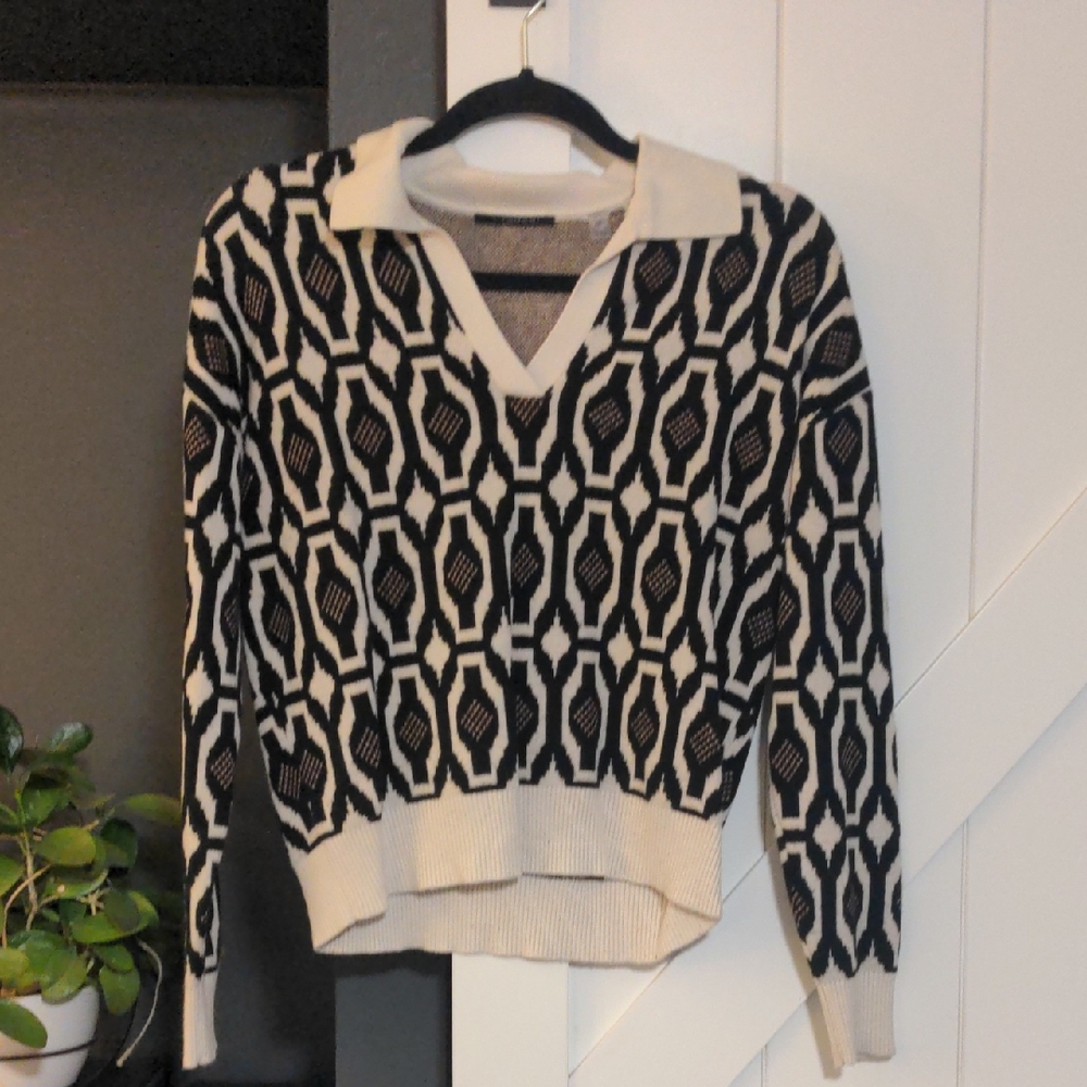 Tahari Black and Cream V-Neck Sweater